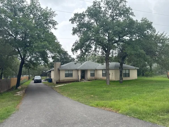 12 Post Oak Rd, La Vernia, TX 78121