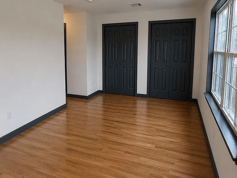 28 4th St #1 — Photo 9