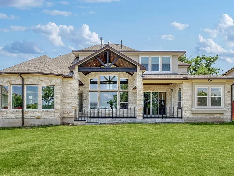 4413 Edgewater Dr — Photo 40