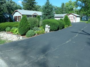 37773 N Watts Ave, Spring Grove, IL 60081