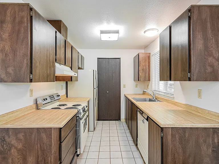 12632 NW Barnes Rd #7 — Photo 8