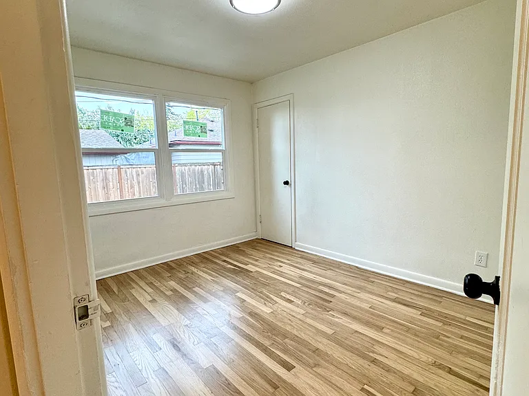 3910 NW Franklin St #B — Photo 7