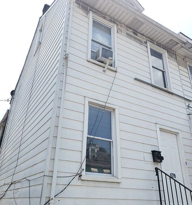 1st image of 526 W Gordon St #1