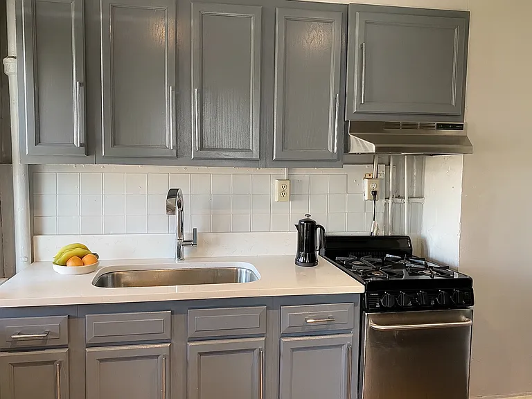 308 E Seneca St — Photo 31