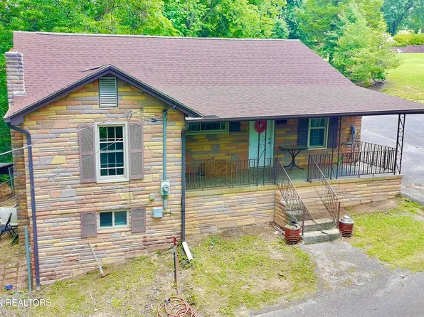 4906 Shady Rd, Strawberry Plains, TN 37871