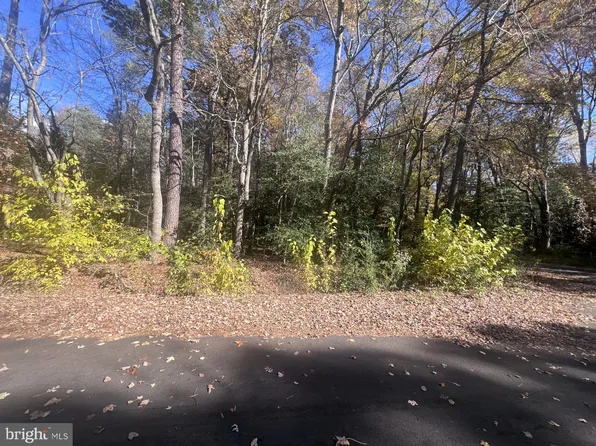 1403 Tomlinson Dr, Seaford, DE 19973