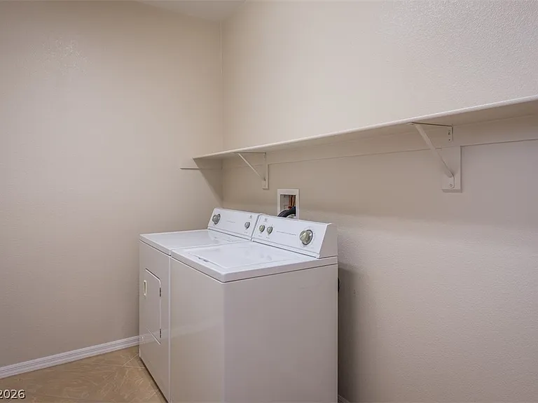8229 Oakshire St — Photo 12