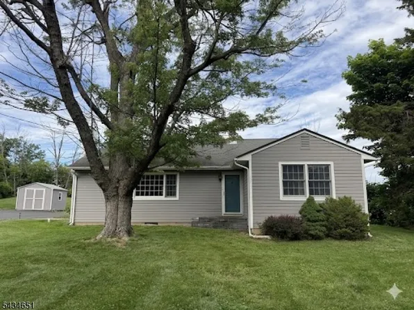 12 Lake Dr, West Amwell Twp., NJ 08530