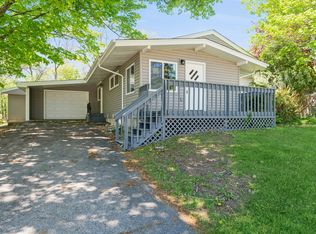 209 N Dale Ave, McHenry, IL 60050