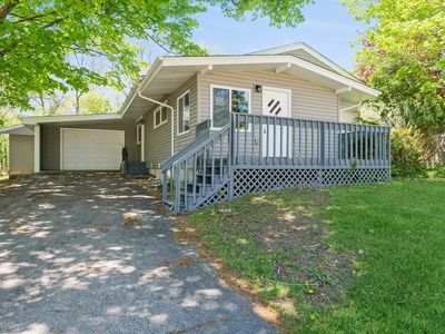 209 N Dale Ave, McHenry, IL, 60050