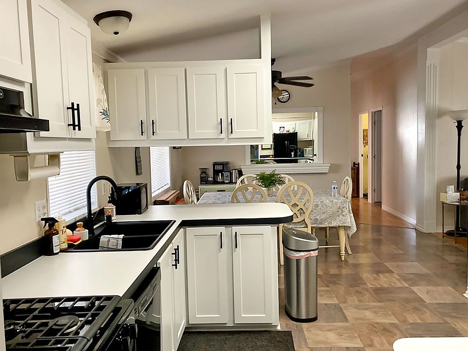 2nd image of 6130 Camino Real Space 88