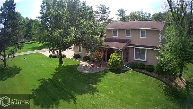 10 Fairway Dr photo 1
