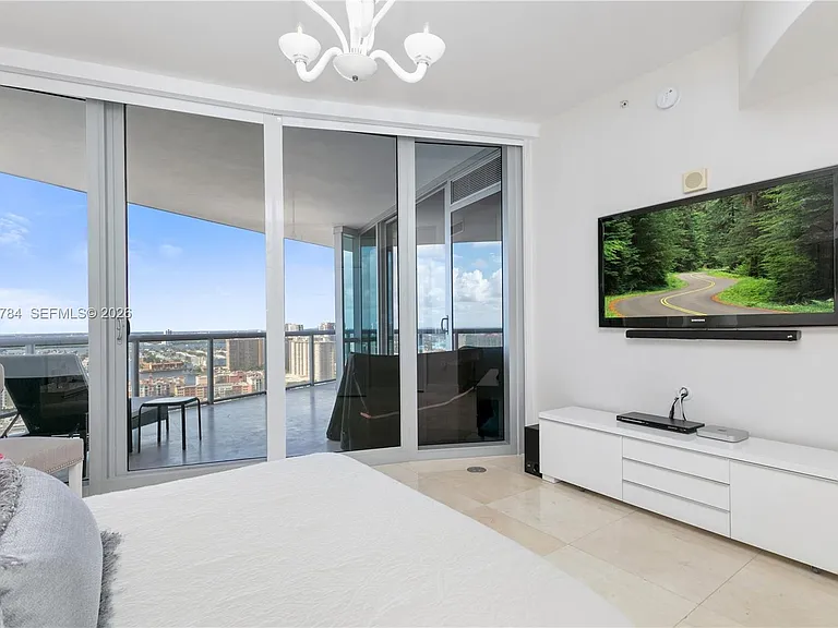 17121 Collins Ave #2905 — Photo 7