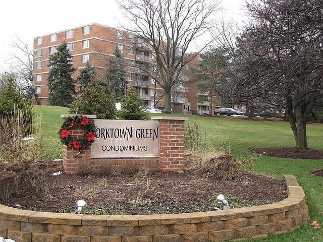 2200 S Stewart Ave #2A — Photo 4