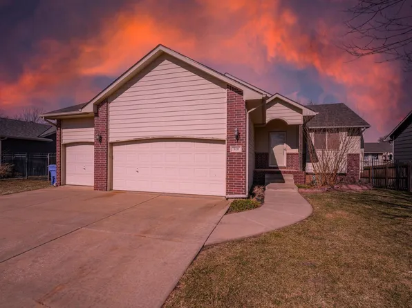 520 E 6th Ave, Cheney, KS 67025