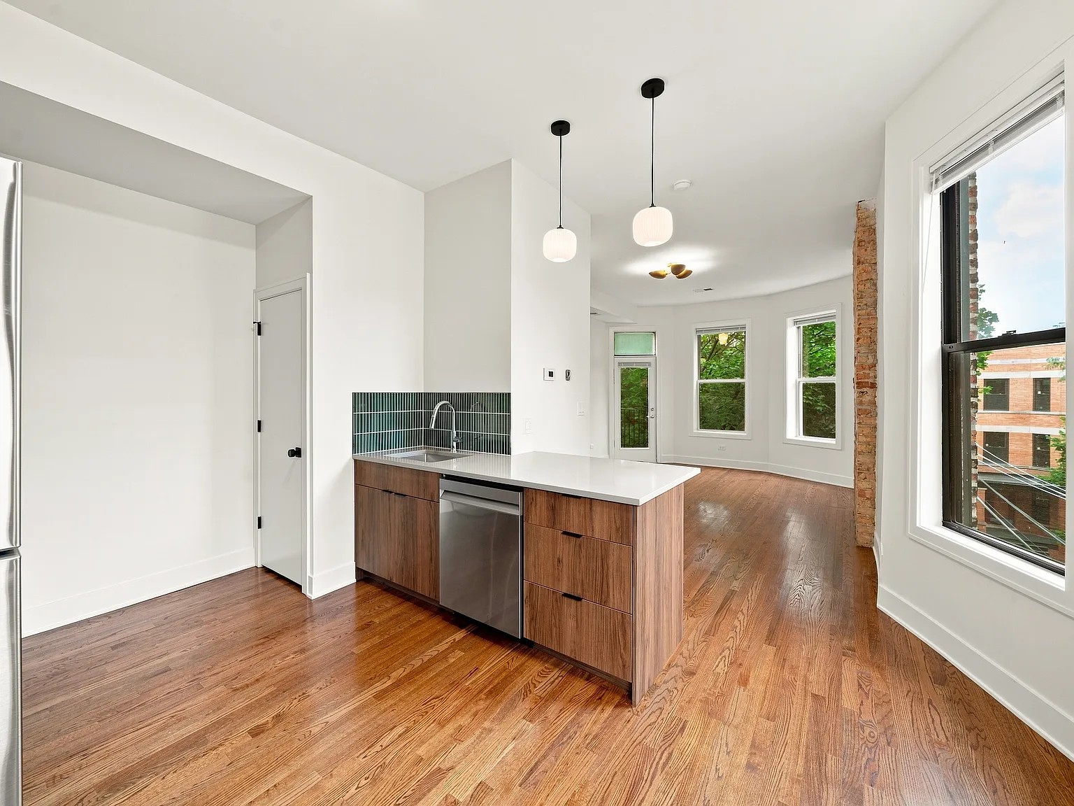 1 bed, 750 sqft, $1,975 — Photo 4