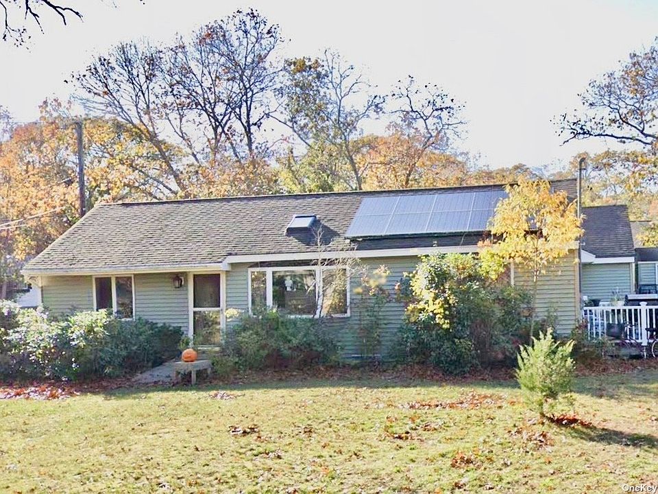 59 Royal Avenue, Riverhead, NY 11901 Zillow