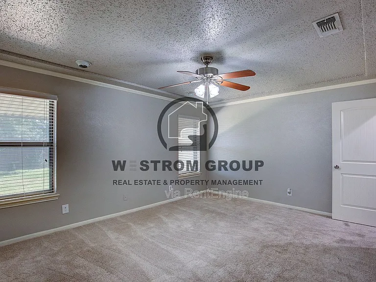 1642 Belltower Dr — Photo 29