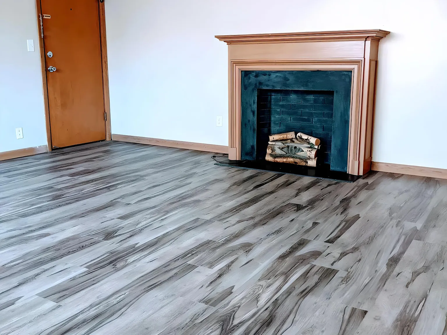 Trailway Apartments - 8340-001 — Photo 2