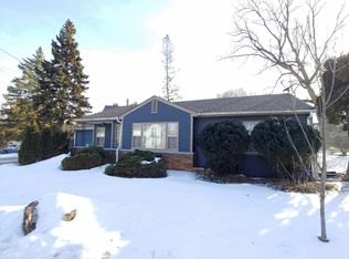 755 Wing St, Elgin, IL 60123