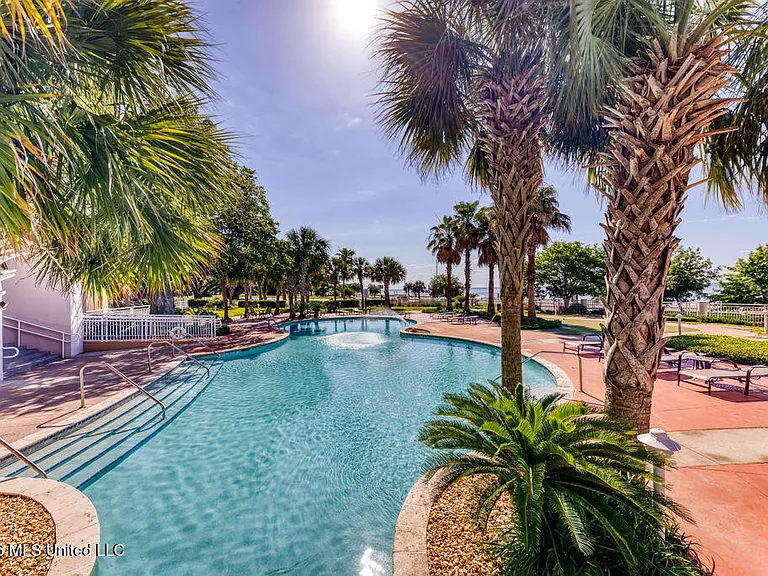 2230 Beach Dr #301 — Photo 31