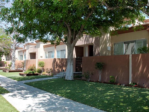 4th image of 10230 Eton Ave #104