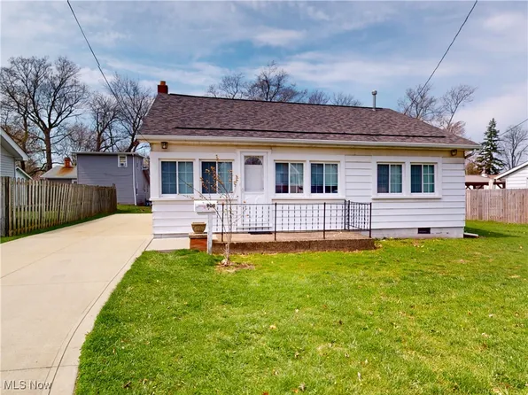 908 Peach Blvd, Willoughby, OH 44094