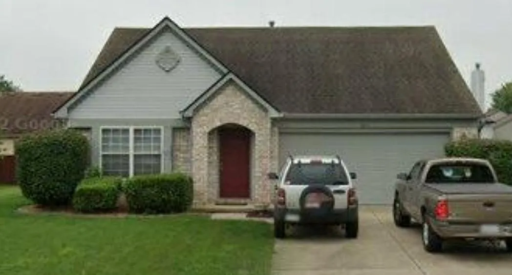 3 bed, 1234 sqft, $2,050 — Photo 1
