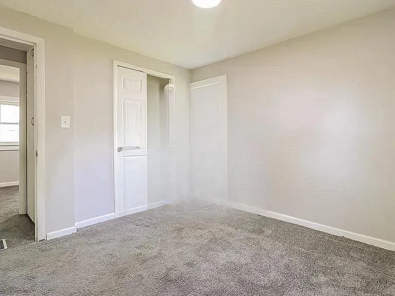 3 bed, 994 sqft, $1,449 — Photo 3