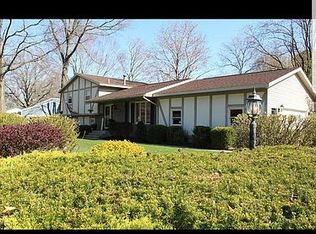 1233 Edinborough Dr, Muskegon, MI