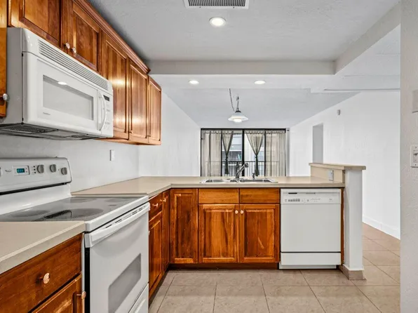 12 Royal Palm Way 405, Boca Raton, FL 33432