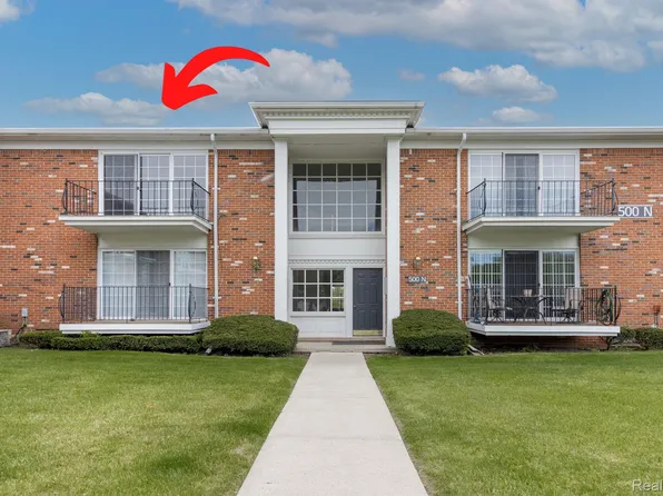 500 Fox Hills Dr N #A-8, Bloomfield Hills, MI 48304