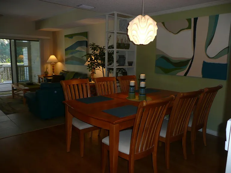 20 Players Club Villas Rd — Photo 2
