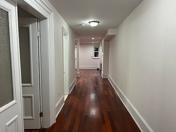 3rd image of 268 Montgomery St APT 1