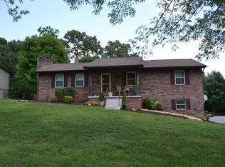 3122 Fairoaks Dr, Maryville, TN 37803