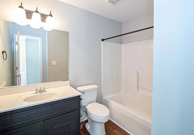 529 Indian Ave — Photo 16
