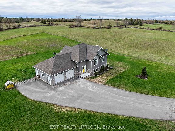 3rd image of 1479 Webster Rd