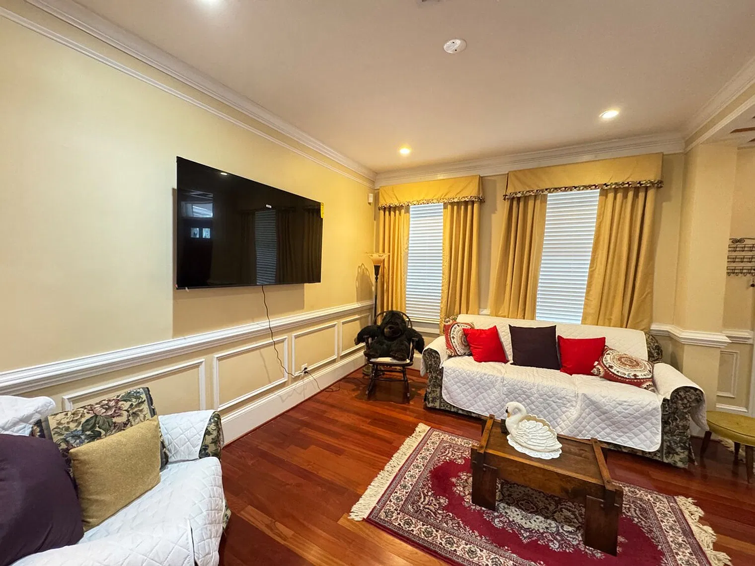 4 bed, 2.5 bath, $10,038 — Photo 3