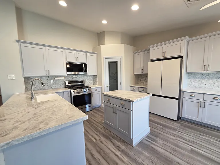 6029 Cocktail Dr — Photo 3