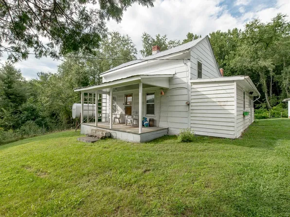343 Carnation Ln, Fries, VA 24330