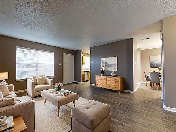 3rd image of 116 Bentwood Dr #128