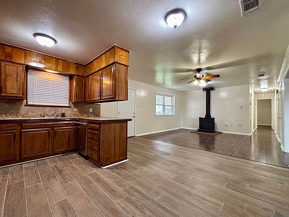 3rd image of 454 Wingate Dr