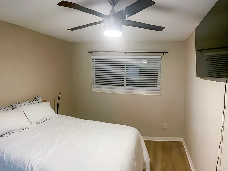 Country Place Dr — Photo 3