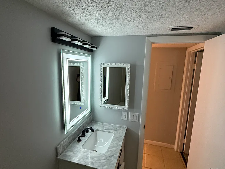 586 Bahia Cir #B — Photo 8
