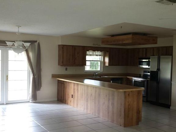 4th image of 123 Maplewood Dr