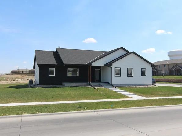 1103 W 50th St, Kearney, NE 68845
