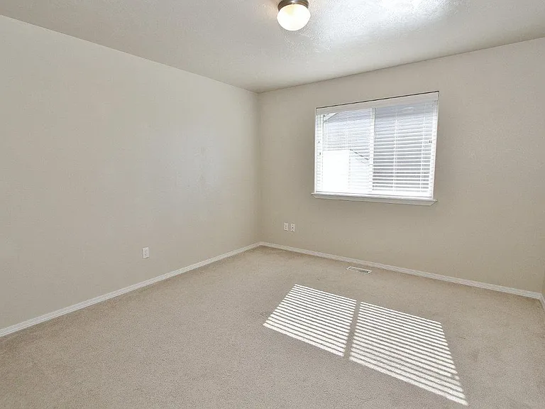 2525 N Blueblossom Dr — Photo 19