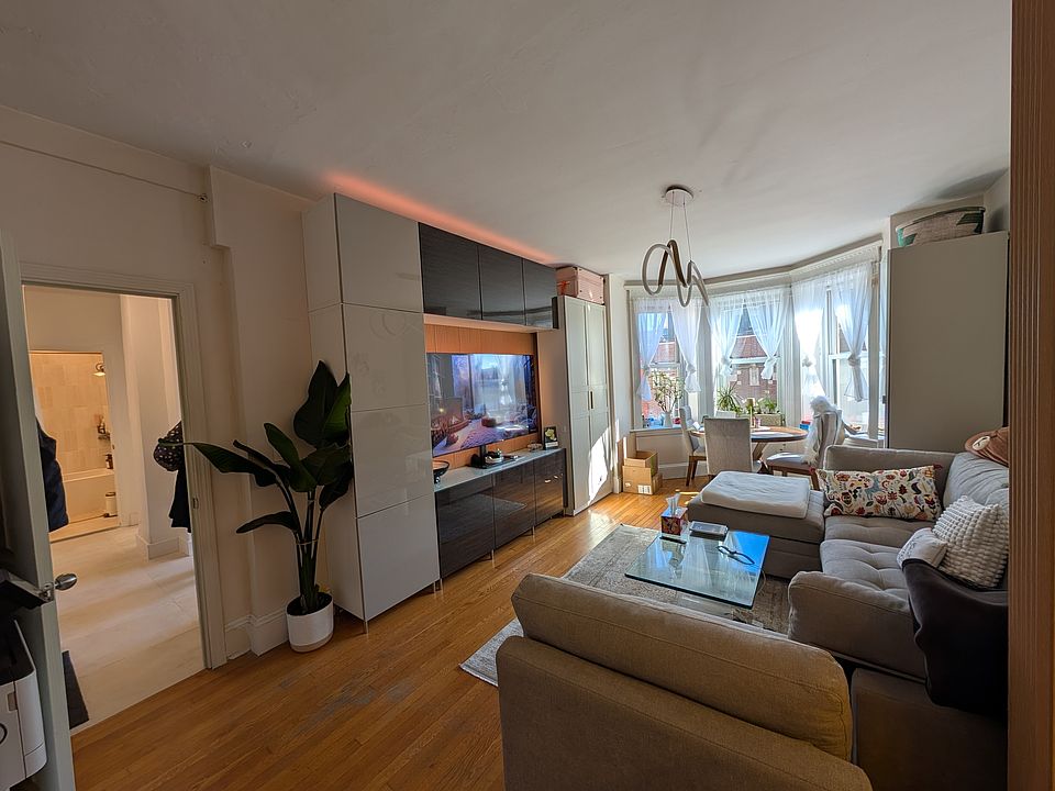 1st image of 8 Garrison St APT 409