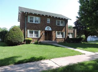409 W Court Ave, Winterset, IA 50273