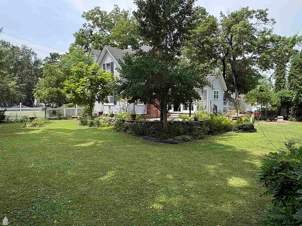 144 N Washington St, photo 30